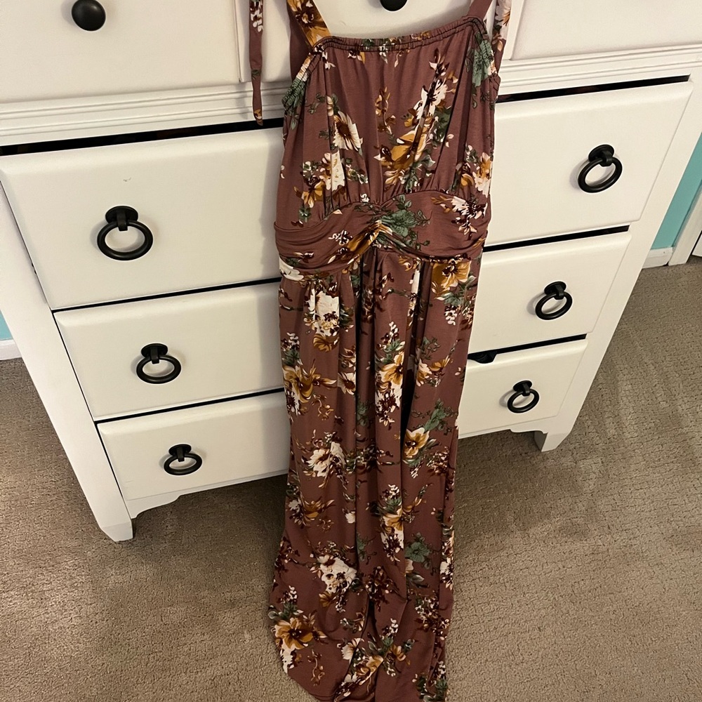 Size medium pink and brown floral maxi dress!